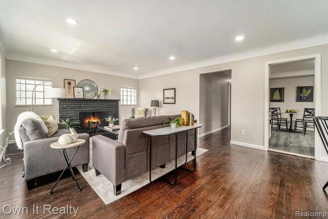 Building Photo - 5972 McMillan St