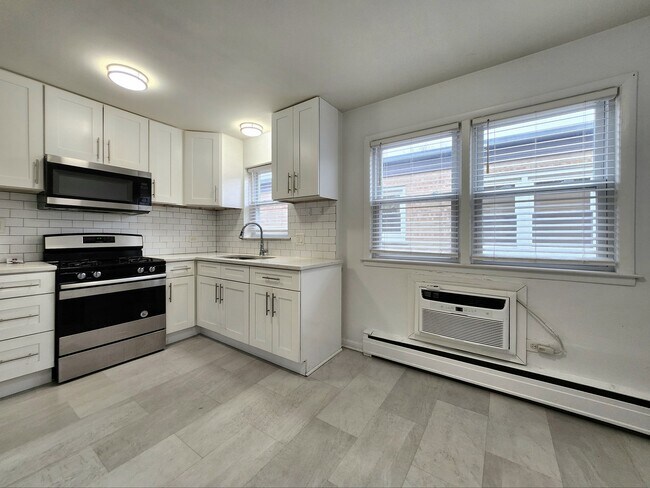 Building Photo - 4904 N Harlem Ave