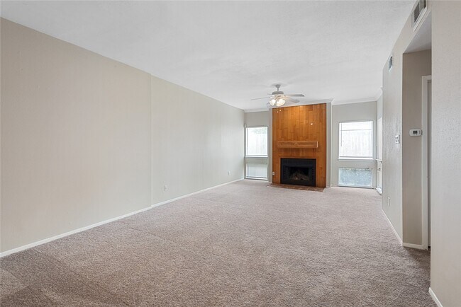 Building Photo - 11211 Pembridge Dr
