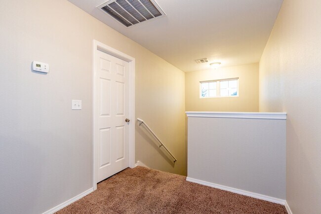 Building Photo - 3 Bed | 2.5 Bath in Broken Arrow!