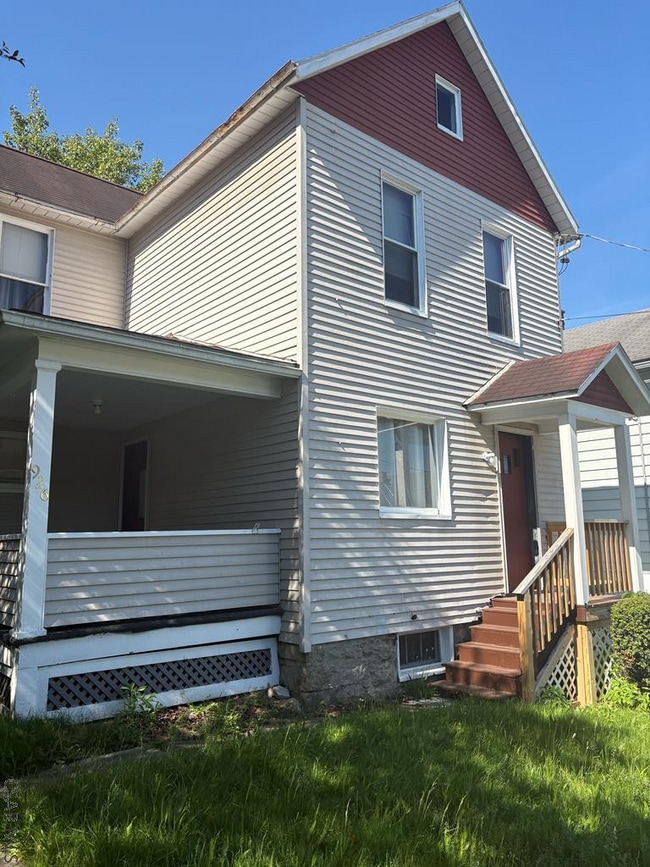 Building Photo - 926 Bloom St