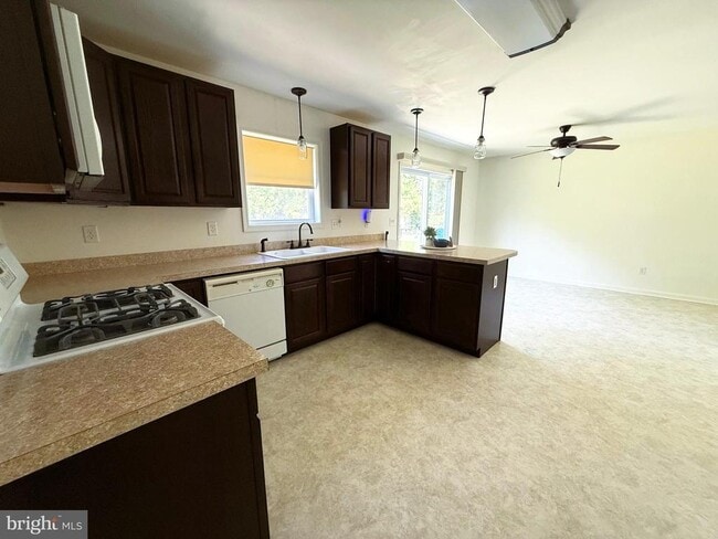 Building Photo - 14500 Cherry Ln