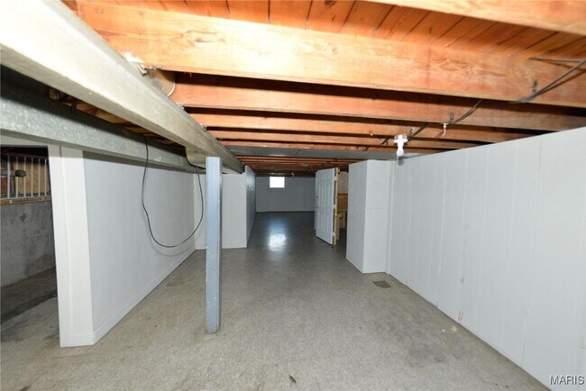 Building Photo - 6127 Shillington Dr