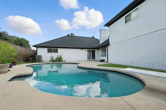 Building Photo - 7021 Thornwood Dr