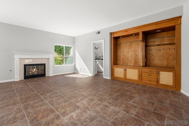 Building Photo - 4485 Sunset Bluffs Way
