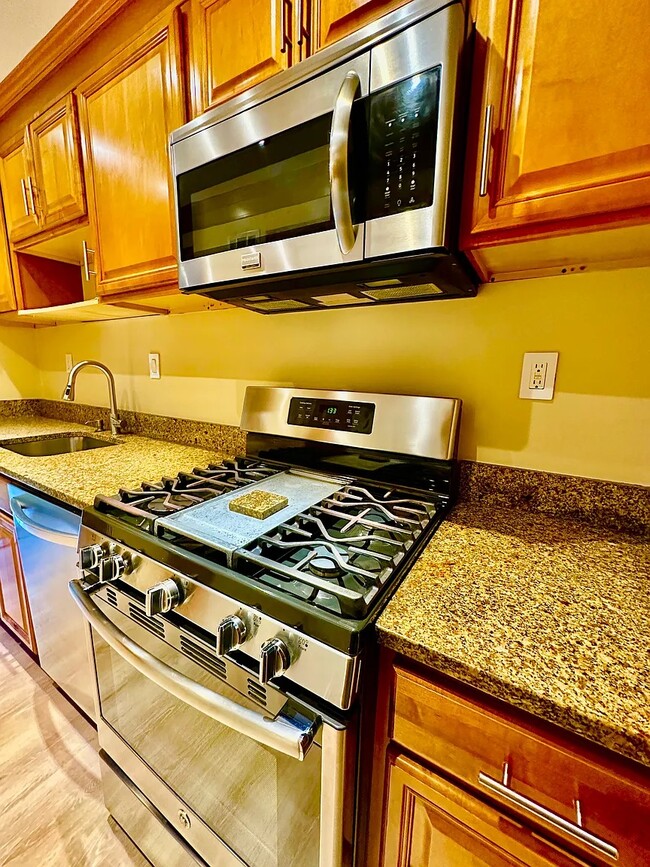 Building Photo - 2453 Alsop Ct