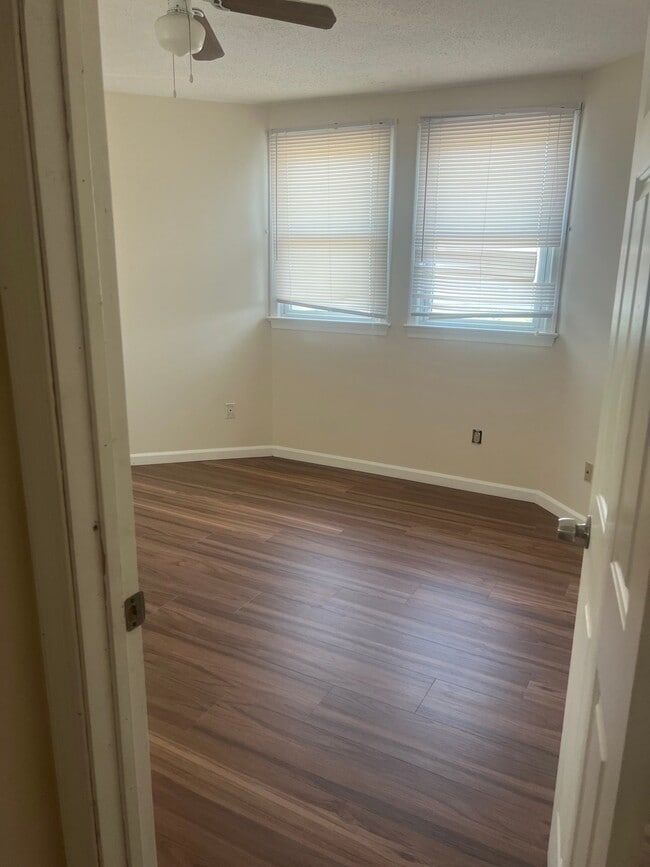 Building Photo - 705 Wagons Way