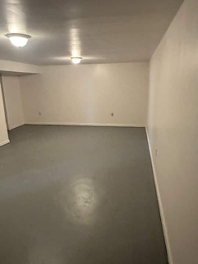 Building Photo - Welcome Home! Beautiful 4 Bedroom 2 Bath Home in Kansas City, MO