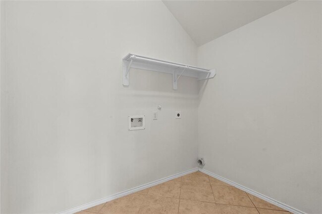 Building Photo - 11047 Pierce Valley Dr