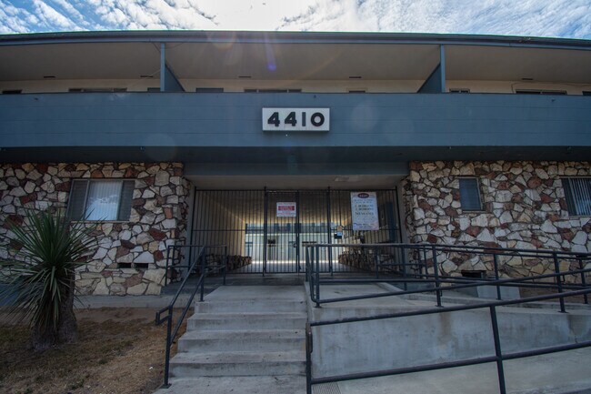 Building Photo - MLK Blvd Apartments
