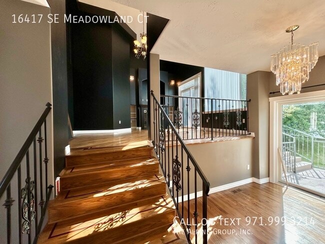 Building Photo - 16417 SE Meadowland Ct