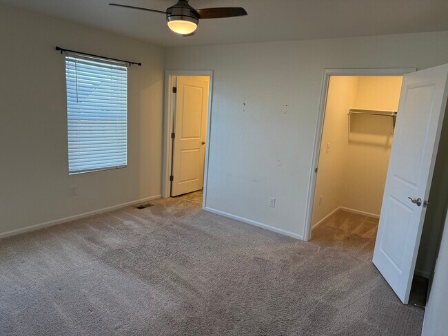 Building Photo - 221 S Quantock St