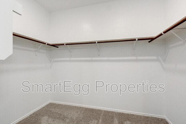 Building Photo - 1103 Diggy Dr