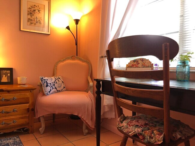 Building Photo - 1706 Druid Rd E