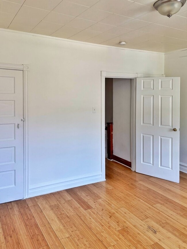Building Photo - For Rent: 2 Bedroom, 1 Bath House – Availa...