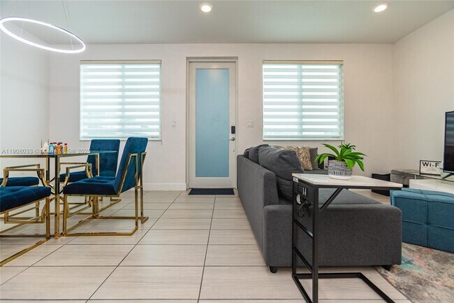 Building Photo - 6401 NW 103rd Pl