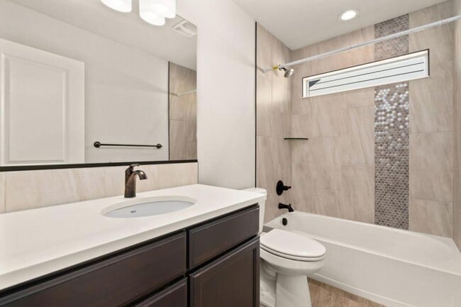 Building Photo - 3308 San Carlo Ave