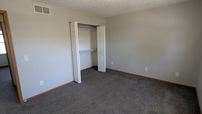 Building Photo - MN Cedar Village (861)