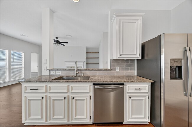 Building Photo - 4902 Lake Catherine Ct