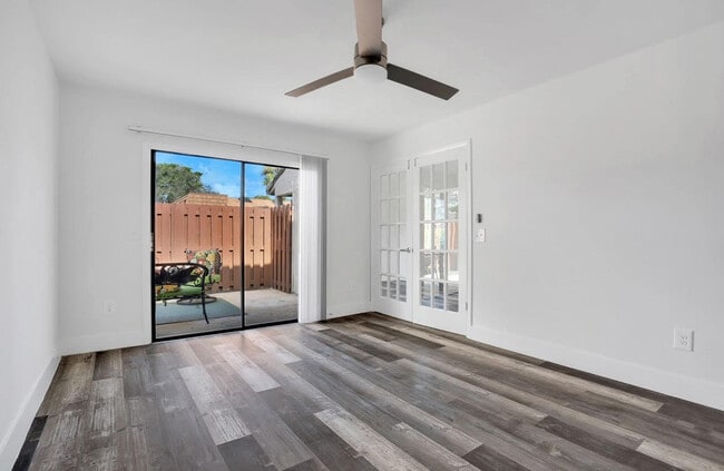 Building Photo - 4143 Palm Bay Cir