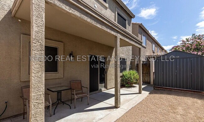 Building Photo - 2721 E Schiliro Cir