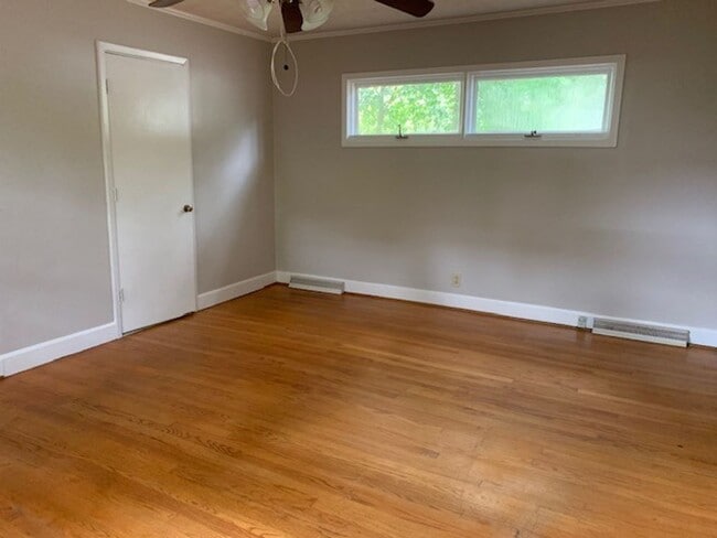 Building Photo - 3-Bedroom 2-bath home