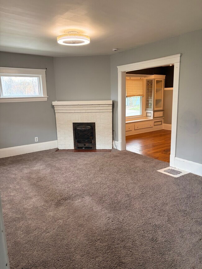 Building Photo - 1944 W 73rd St