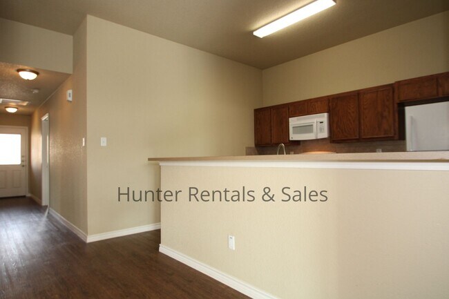 Building Photo - Spacious 2-bedroom!!!