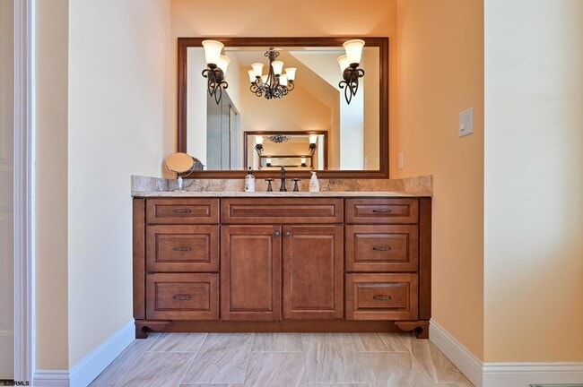 Building Photo - 400 17th St S