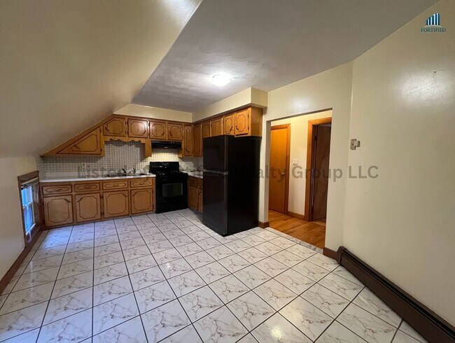 Building Photo - 455 Middle St