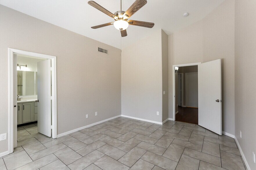 Building Photo - 7741 E Caballero Cir