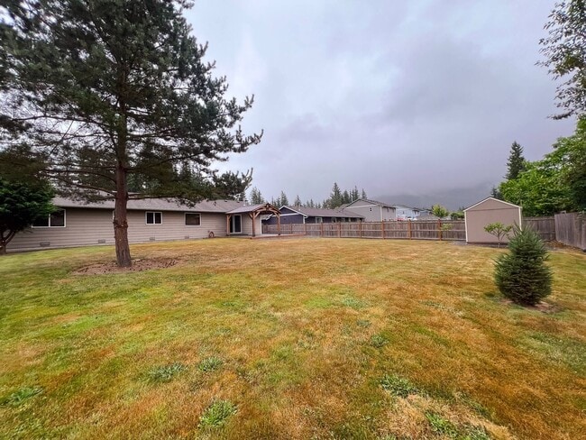 Building Photo - 3 Bed 2 Bath Rambler Gold Bar