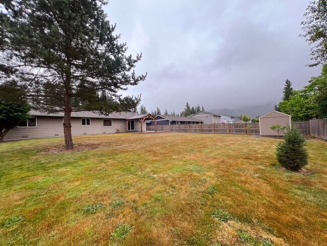 Building Photo - 3 Bed 2 Bath Rambler Gold Bar w/ RV Parking