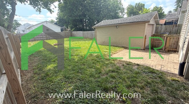 Building Photo - Charming 2-Bedroom Home