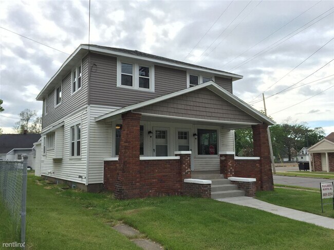 Primary Photo - 3 br, 1 bath Duplex - 1637 Kalamazoo Ave S...