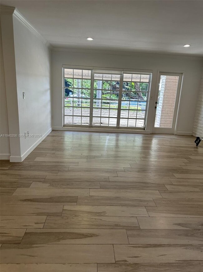 Building Photo - 60 Park Dr