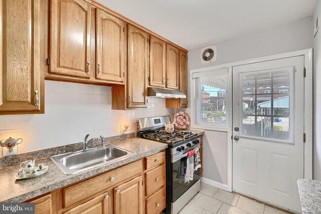 Building Photo - 2845 Plainfield Rd