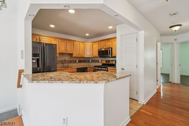 Building Photo - 315 Winthrop Dr
