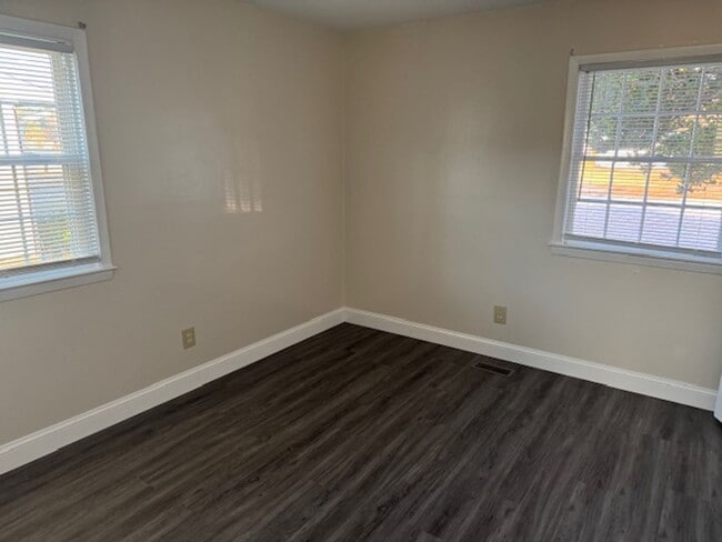 Building Photo - 303 Tall Pine Road