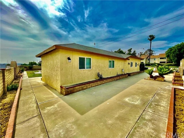 Building Photo - 7247 E Riverside Dr