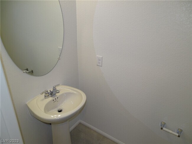 Building Photo - 10589 Sariah Skye Ave