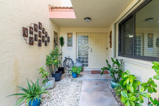 Building Photo - 3351 Emerald Oaks Dr