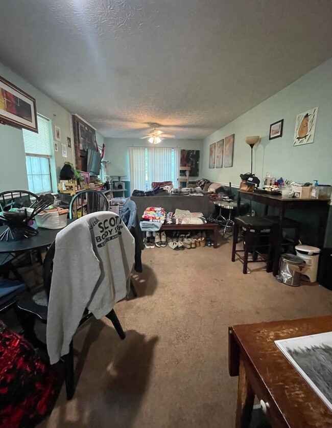 Building Photo - 2 bedroom, 2 bath duplex in Sleepy Creek o...