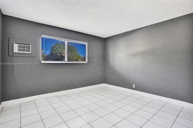 Building Photo - 1816 E Oakland Park Blvd