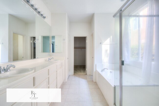 Building Photo - 3879 Bella Villagio Ave