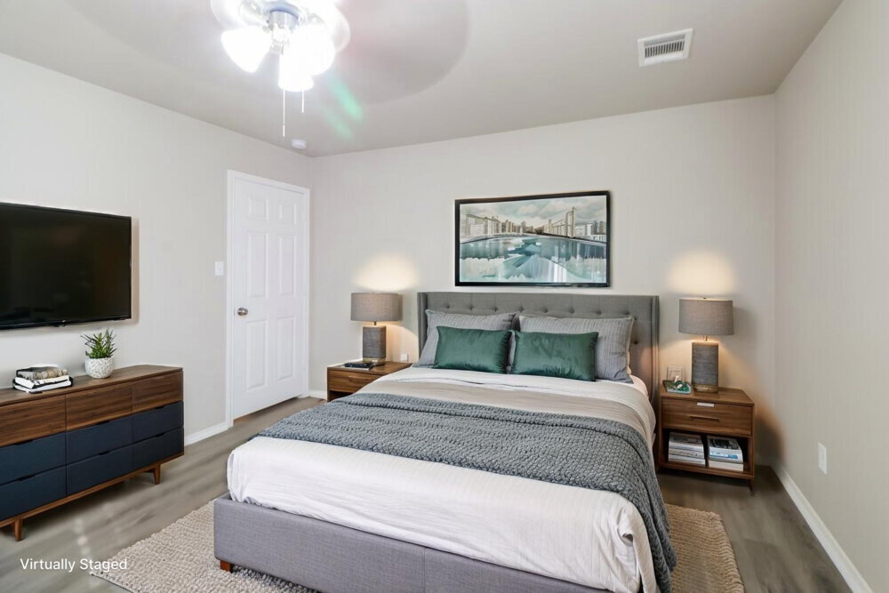 Building Photo - 15524 Sarah's Creek Dr