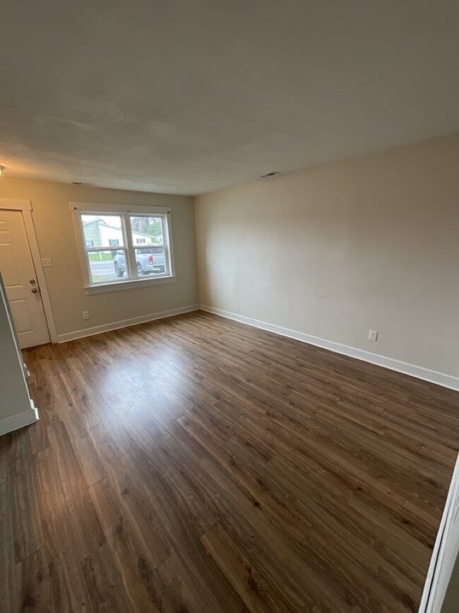 Building Photo - 80 Balsam Rd