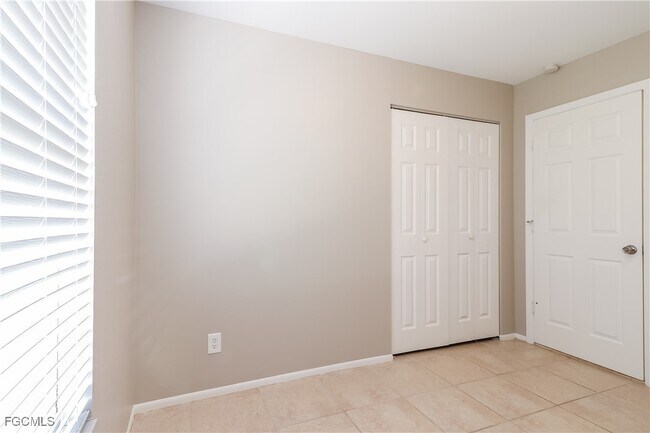 Building Photo - 18529 Phlox Dr