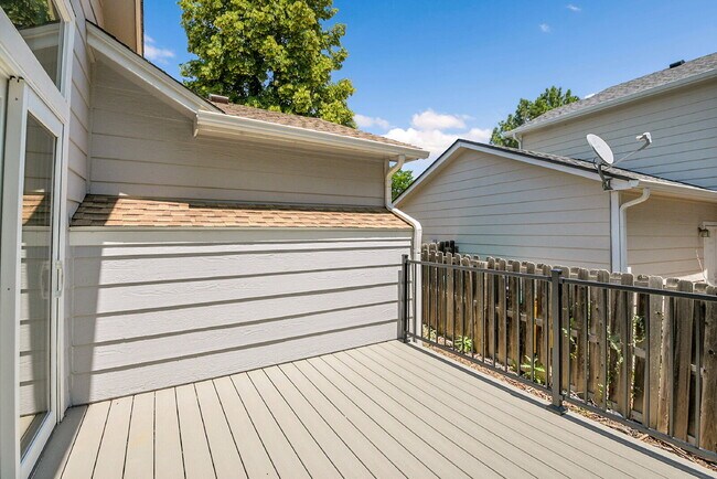 Building Photo - $3,050.00, 4 bed, 3 bath, located in Auror...