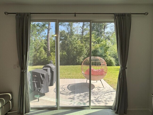 Building Photo - 3 BR/  2.5 BA  Townhome - ANNIES WALK